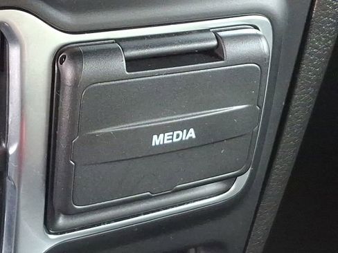 Used 2025 Jeep Gladiator Sport image 29