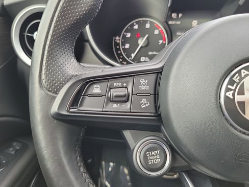 Used 2022 Alfa Romeo Stelvio Ti AWD/4WD image 20