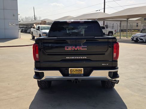 Certified 2024 GMC Sierra 1500 SLT image 4