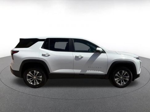 Used 2025 Chevrolet Equinox LT AWD/4WD image 13