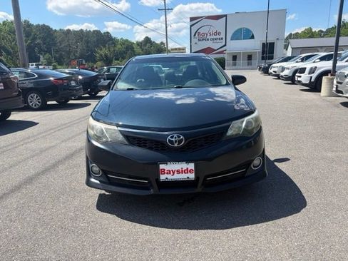 Used 2012 Toyota Camry SE w/ Leather Pkg FWD image 4