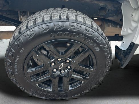 Used 2022 Chevrolet Silverado 1500 Custom Trail Boss AWD/4WD image 18