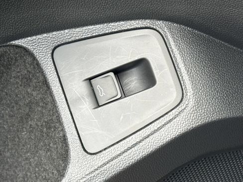 Certified 2024 Volkswagen Tiguan SEL R-Line AWD/4WD image 30