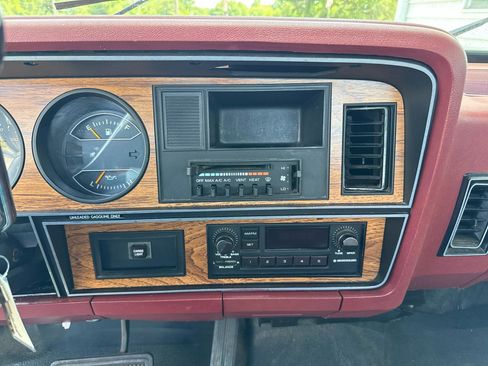 Used 1987 Dodge D/W Truck 100 RWD image 8
