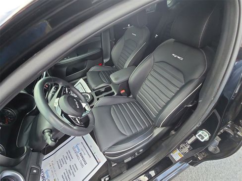Used 2024 Kia Forte GT-Line w/ GT-Line Premium Package image 16