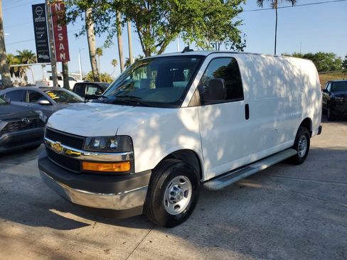 Used 2024 Chevrolet Express 2500 w/ Driver Convenience Package RWD image 3