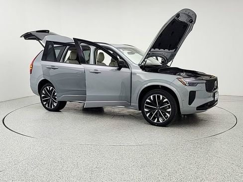 New 2026 Volvo XC90 T8 Ultra w/ Lounge Package AWD/4WD image 10