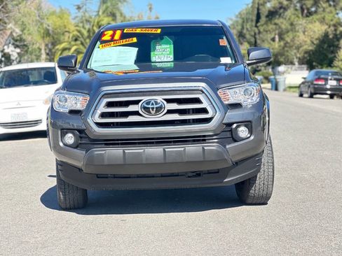 Used 2021 Toyota Tacoma SR5 w/ Blackout Package (TMS) image 36