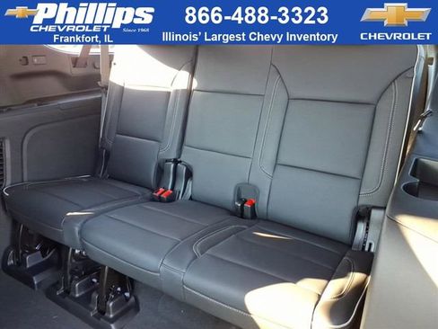 New 2026 Chevrolet Suburban Premier image 9