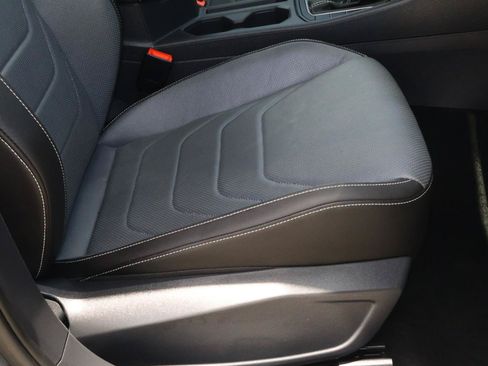Used 2025 Volkswagen Jetta SEL FWD image 17