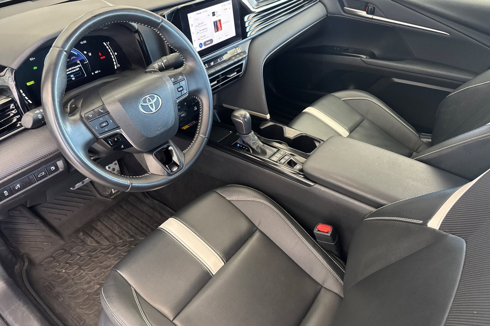 Certified 2025 Toyota Camry SE FWD image 9