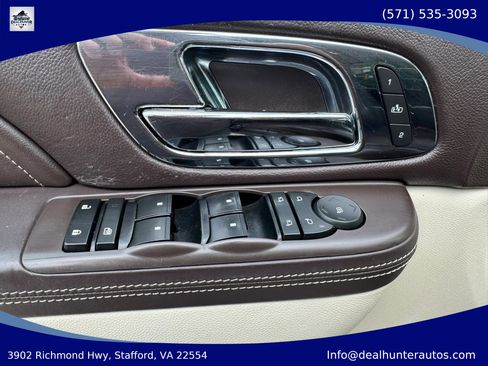Used 2011 Cadillac Escalade ESV Platinum AWD/4WD image 24