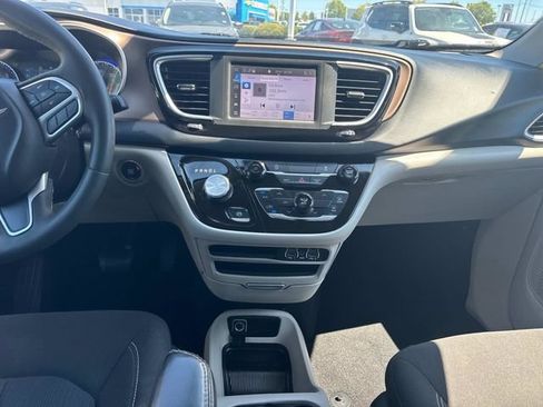 Used 2023 Chrysler Voyager LX FWD image 22