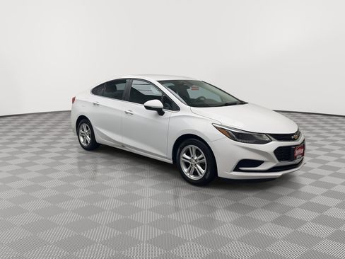Used 2017 Chevrolet Cruze LT w/ Convenience Package image 30