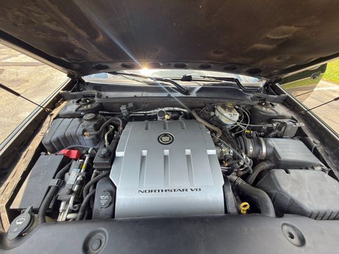 Used 2005 Cadillac De Ville Limousine FWD image 23