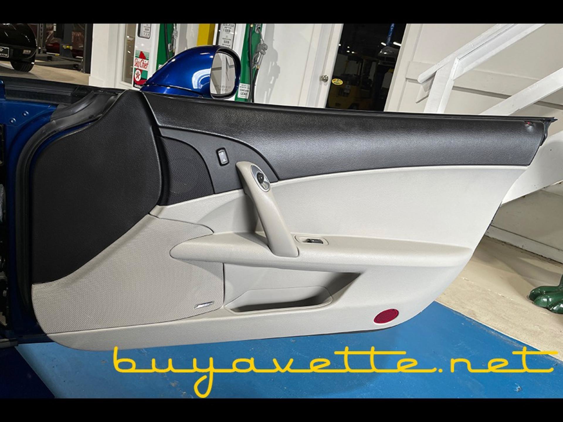 Used 2007 Chevrolet Corvette Convertible w/ Preferred Equipment Group RWD image 23