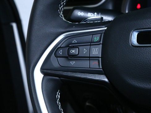 Used 2025 Jeep Grand Cherokee Altitude image 23