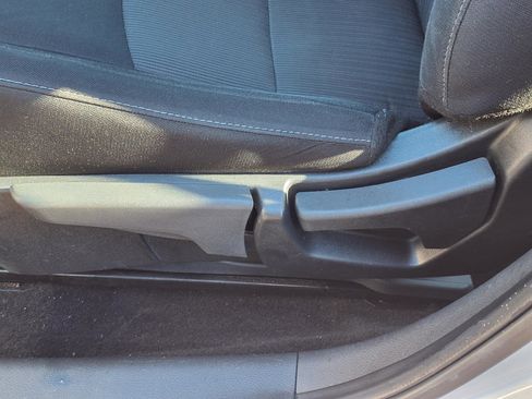 Used 2023 Nissan Sentra SV image 4