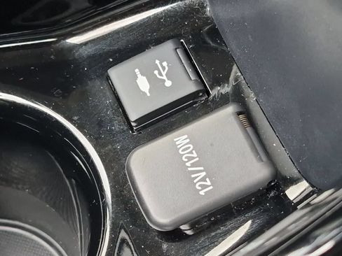 Used 2019 Toyota Prius XLE AWD/4WD image 31