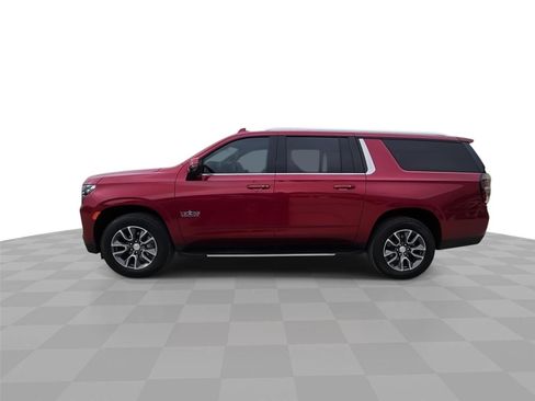 Used 2024 Chevrolet Suburban LT w/ LT Signature Plus Package RWD image 5
