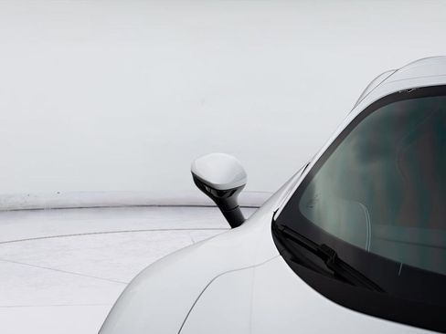 Used 2022 Ferrari SF90 Spider image 25