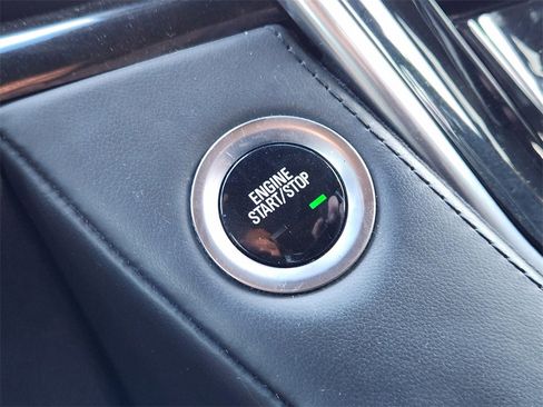 Used 2020 Cadillac Escalade Platinum image 21