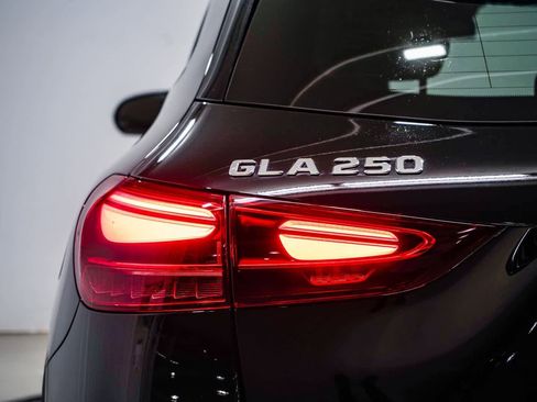 Used 2025 Mercedes-Benz GLA 250 image 9