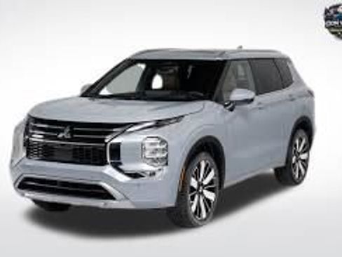 Used 2025 Mitsubishi Outlander AWD image 1