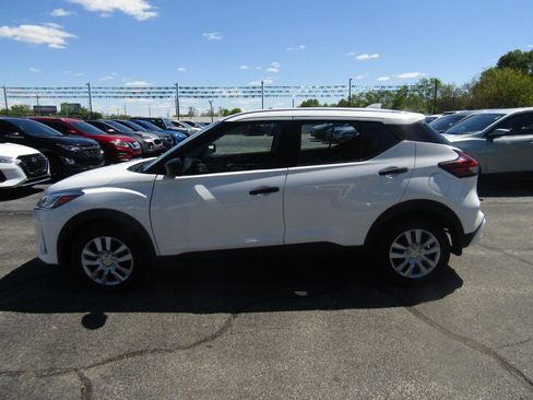 Used 2024 Nissan Kicks S FWD image 4