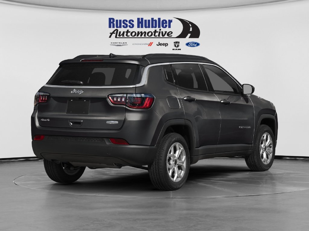 Used 2025 Jeep Compass Limited AWD/4WD image 2