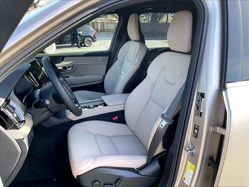 New 2026 Volvo XC90 T8 Plus w/ Protection Package Premier image 11