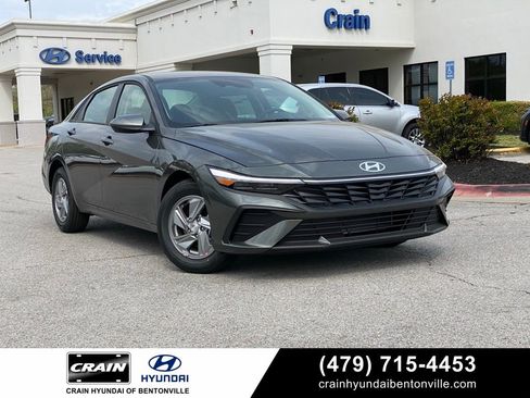 New 2026 Hyundai Elantra SE FWD image 1