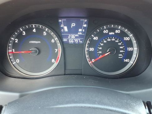 Used 2014 Hyundai Accent GLS w/ Option Group 2 image 22