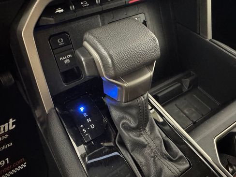 Used 2024 Toyota Tundra Limited AWD/4WD image 25