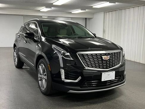 Used 2025 Cadillac XT5 Premium Luxury w/ Technology Package AWD/4WD image 7