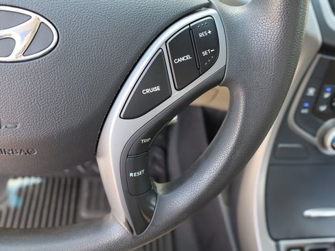 Used 2016 Hyundai Elantra SE FWD image 20