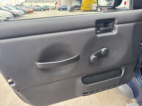 Used 2004 Jeep Wrangler Sport w/ Dual Top Group image 20