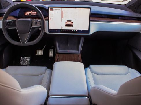 Used 2022 Tesla Model X image 38