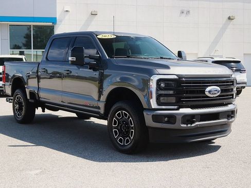 Used 2025 Ford F350 Platinum AWD/4WD image 3