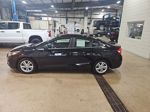 Used 2017 Chevrolet Cruze LT w/ Sun And Sound Package image 4