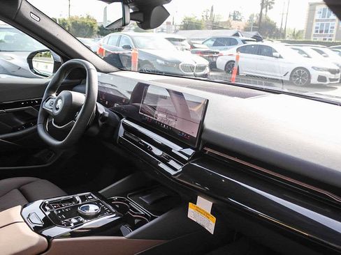 New 2026 BMW 530i w/ Convenience Package image 16