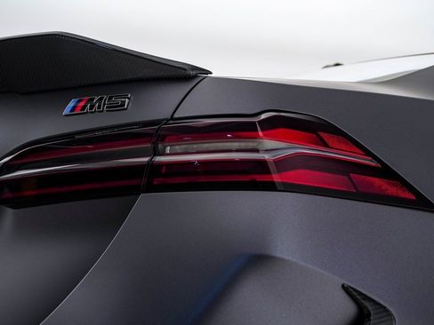 Used 2026 BMW M5 w/ Executive Package image 15