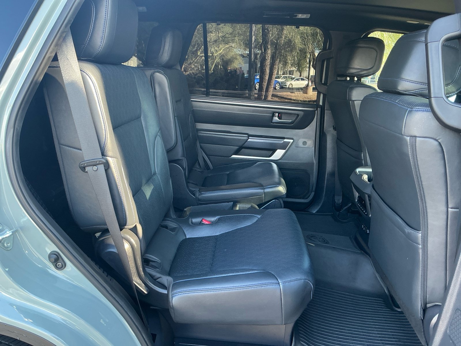 Used 2025 Toyota Sequoia Platinum AWD/4WD image 18