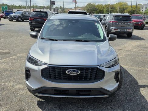 Used 2024 Ford Escape Active w/ Cold Weather Package FWD image 2