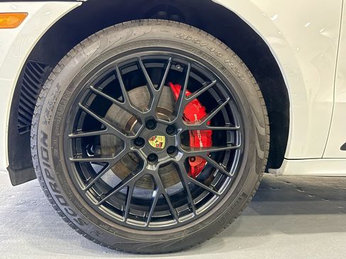 Used 2018 Porsche Macan GTS AWD/4WD image 46