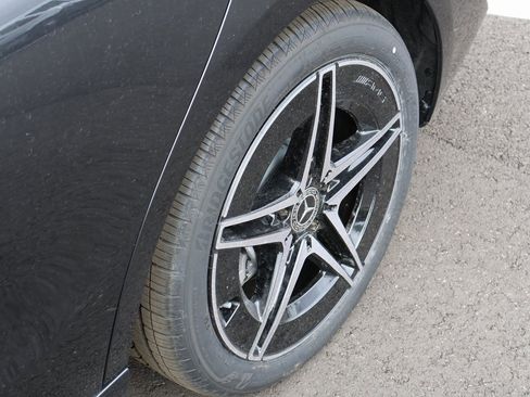 Used 2025 Mercedes-Benz C 300 4MATIC Sedan image 41