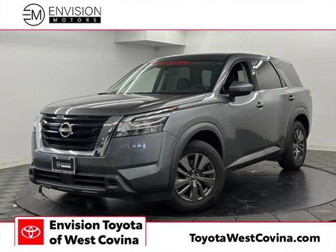 Used 2022 Nissan Pathfinder S FWD image 1