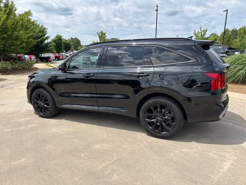 Used 2022 Kia Sorento SX FWD image 11