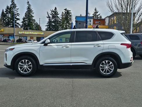 Used 2019 Hyundai Santa Fe SE image 2