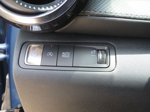 Used 2025 Chevrolet Equinox LT w/ Convenience Package II FWD image 25